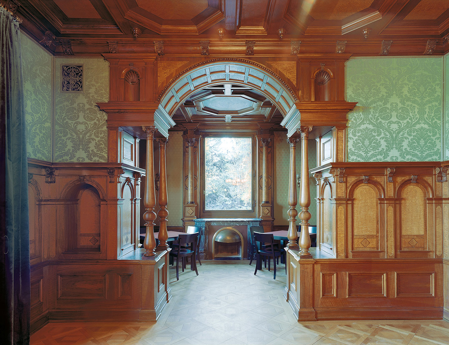Villa Schönberg: Sanierung bauzeitlicher Fenster und Fensterläden in der Villa Schönberg in Zürich durch die Schreiner Eigenmann